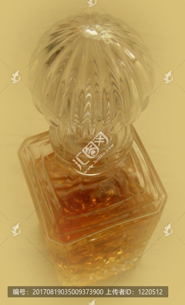 玻璃酒杯