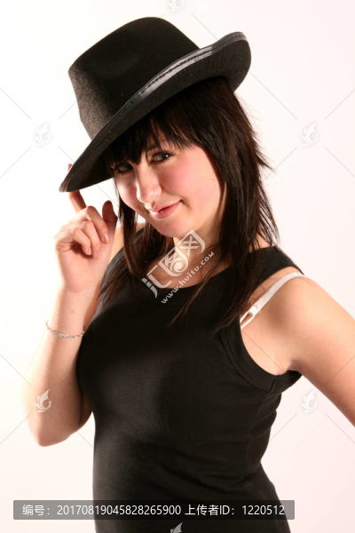 女人笑了