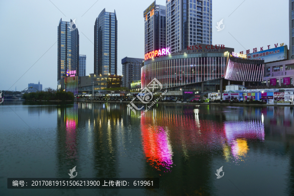 高樓夜景