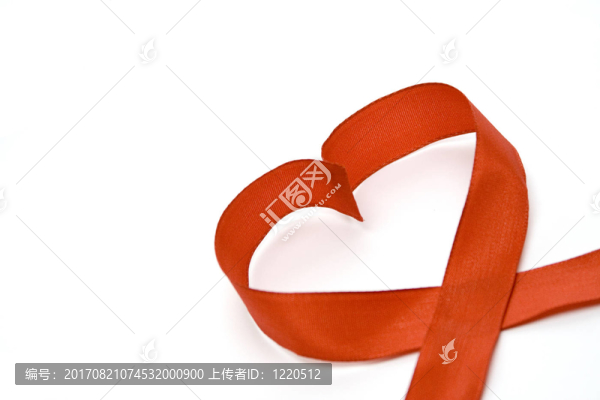 紅絲帶的心