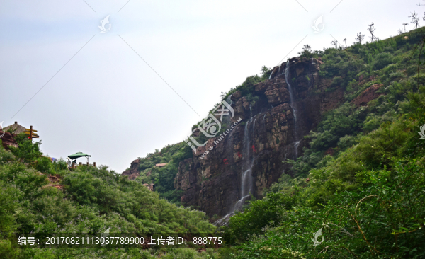 鷹嘴巖瀑布遠(yuǎn)觀