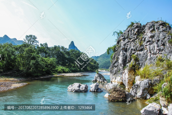 河流風(fēng)光