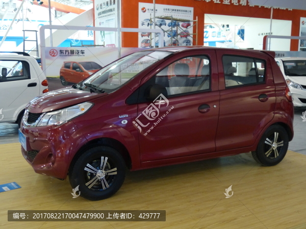 電動(dòng)轎車,車展