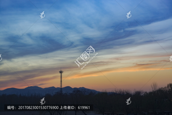 晚霞湖泊