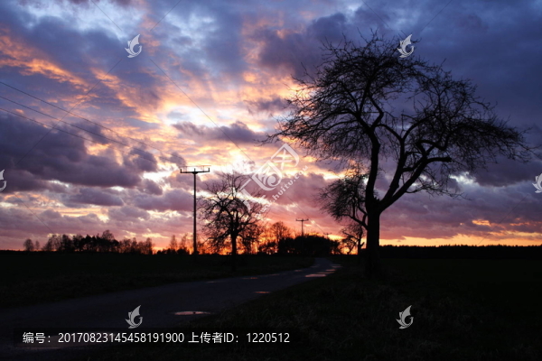藍(lán)色的光芒