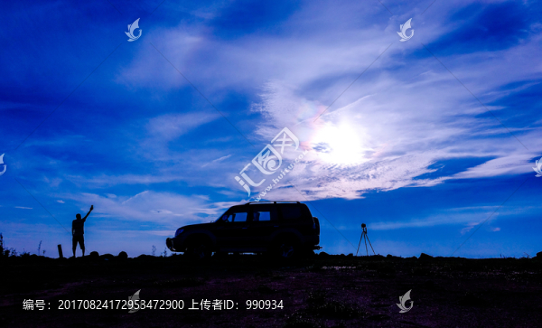 吉普車,藍(lán)天下