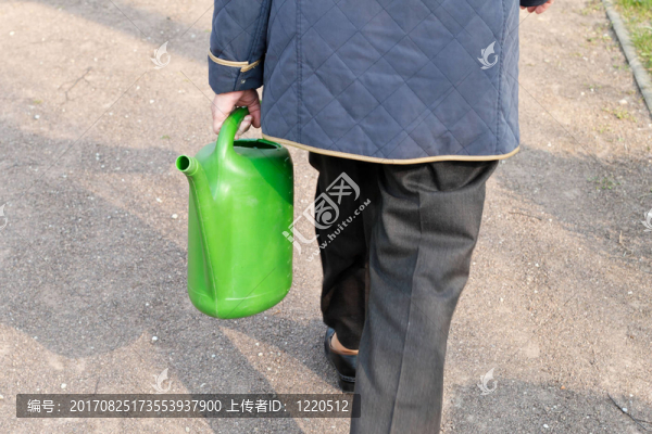 澆水