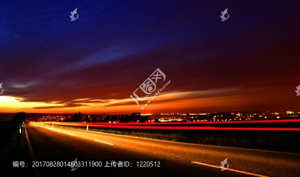光的速度v