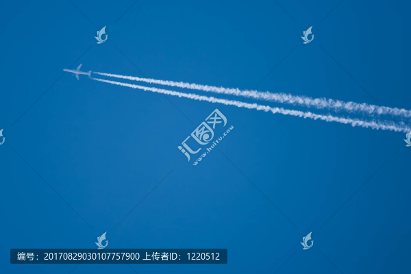 藍(lán)天飛機(jī)