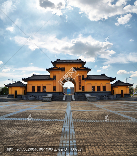 廣西師范大學(xué)校門