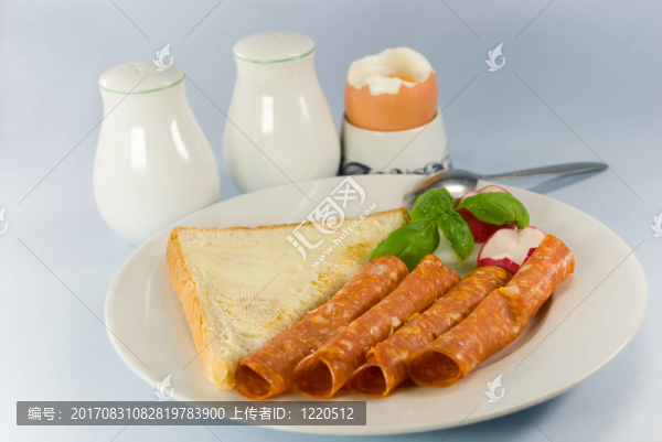 香腸，烤面包，黃油，雞蛋2早餐