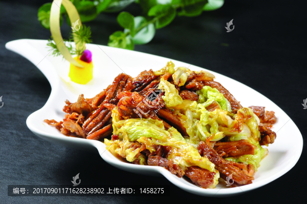 拆骨肉炒大白菜葉