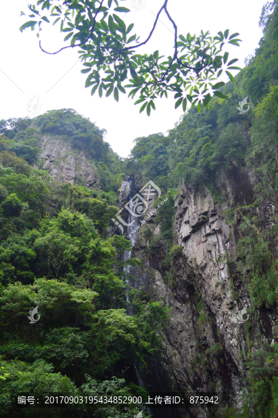 懸崖峭壁