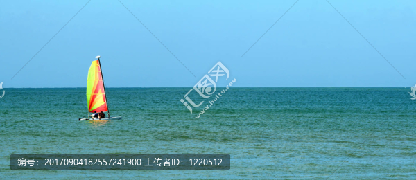 在公海航行