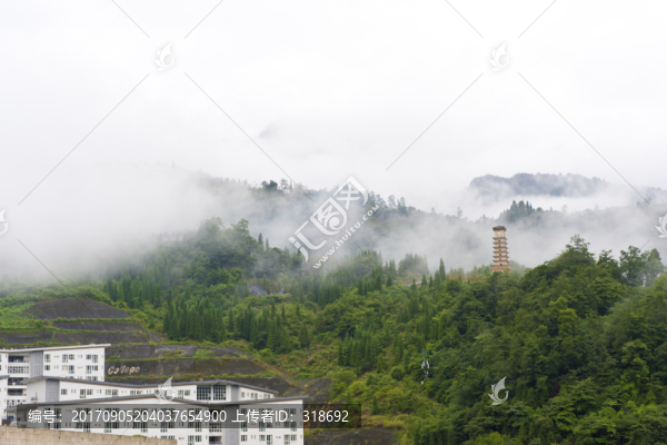 阿壩師范學(xué)院高清霧景美圖