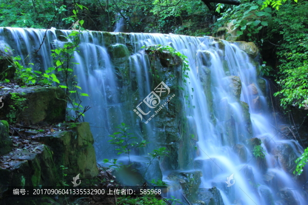 岳麓山瀑布