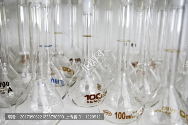 玻璃酒杯