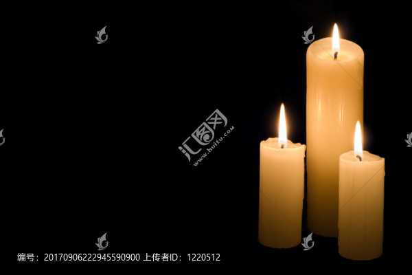 黑色