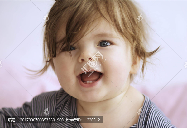金發(fā)碧眼的幼兒畫(huà)像