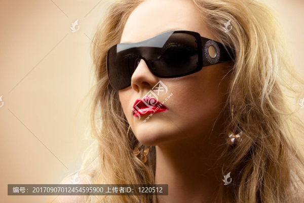 女人