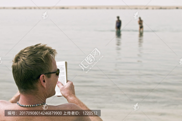 在海灘上