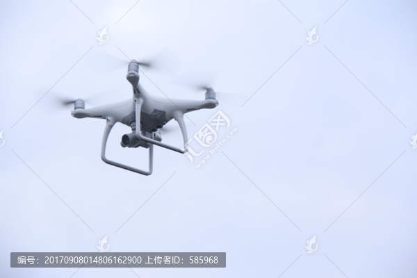 無人飛機(jī)