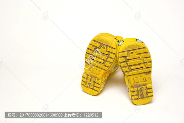 幼兒靴根據(jù)使用