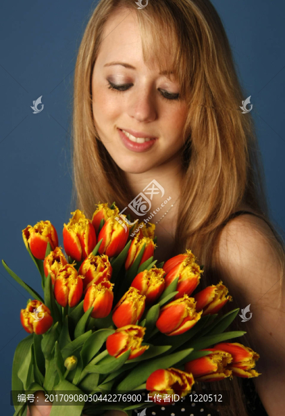 感性的女人與tulpenstrauss