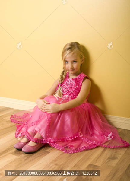 女