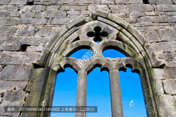 kilmacduagh在刺一個古老的修道院