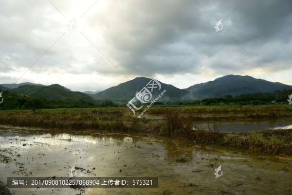 鄉(xiāng)間地頭