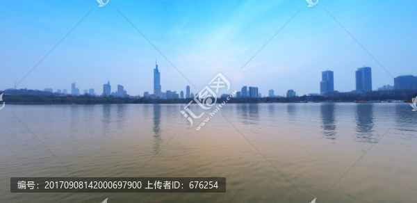 玄武湖紫峰大廈全景