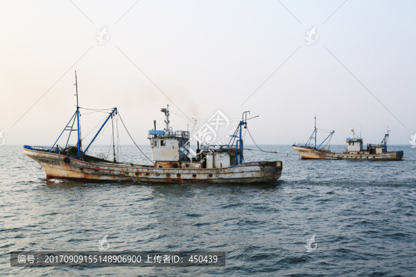 漁船出海