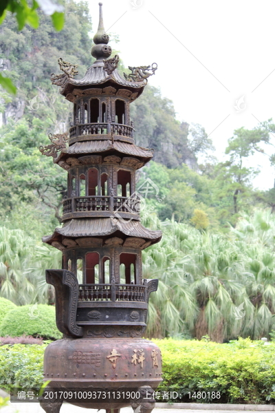 寺廟香塔