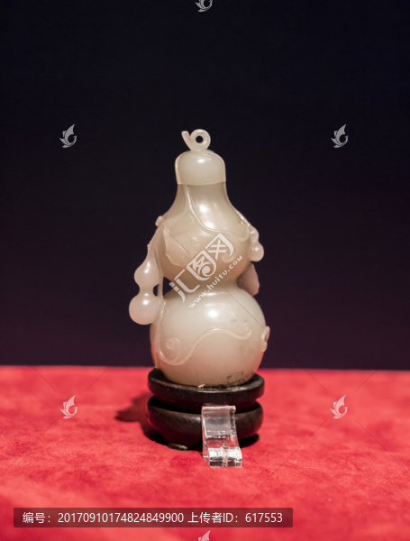 白玉帶蓋葫蘆式煙壺
