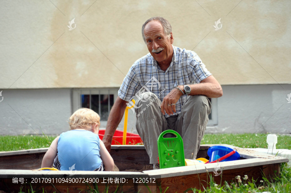 樂趣的同時，挖掘