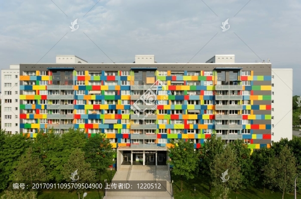 門面房巧彩正面