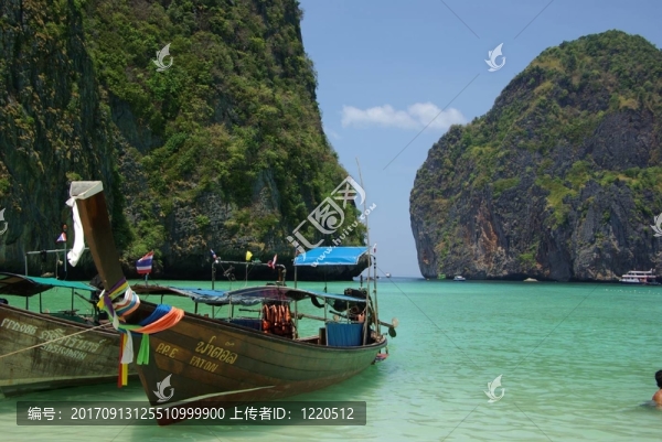 在碧海長尾船
