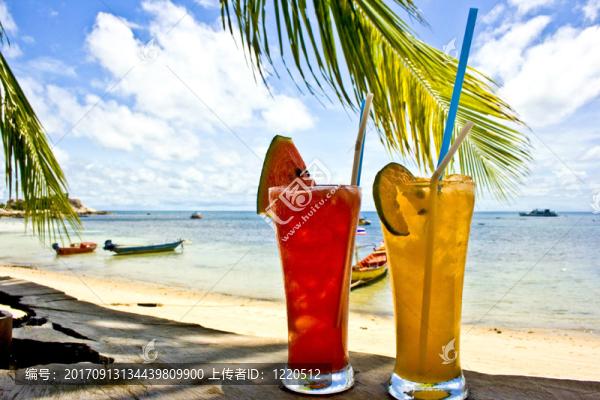 海灘上的雞尾酒