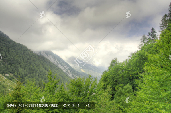 山脈