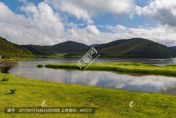 香格里拉屬都湖