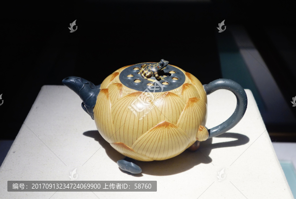 青蛙蓮花壺