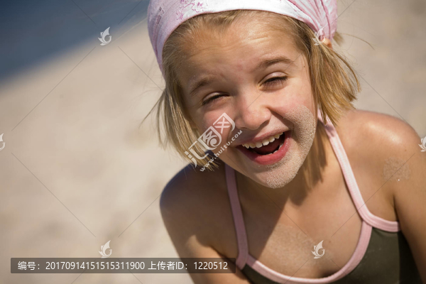 鼻子在沙子里