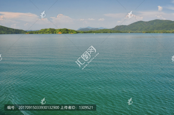 藍(lán)天碧水萬綠湖