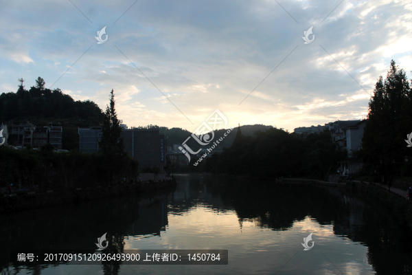 古跡晚霞
