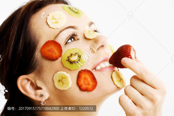 女性的臉