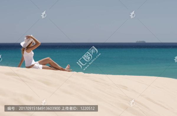 女人和沙丘