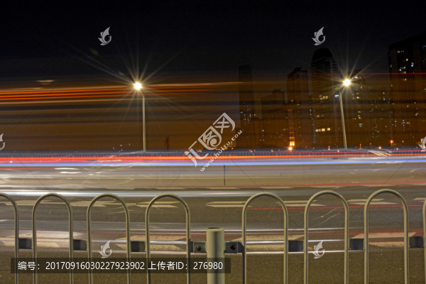 夜間車流