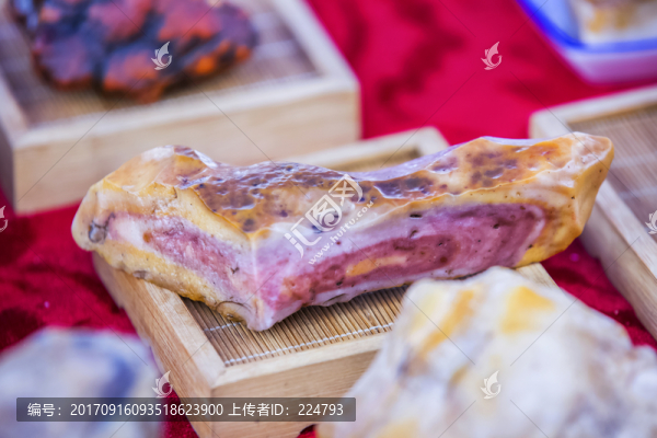 肉石