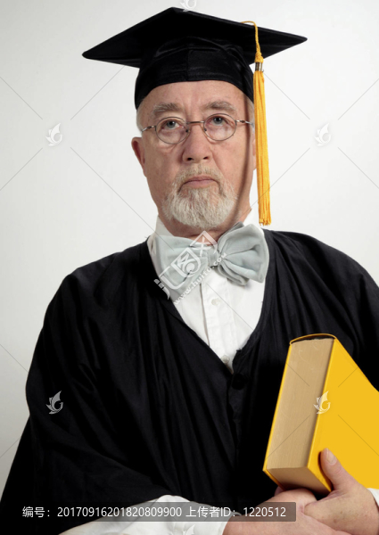 法官